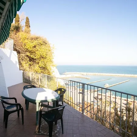 N033 - Numana, Bilocale Con Meraviglioso Terrazzo Sul Mare * Numana