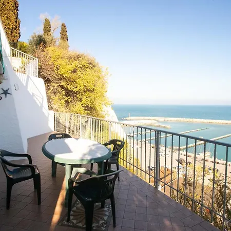 N033 - Numana, Bilocale Con Meraviglioso Terrazzo Sul Mare * ヌマーナ
