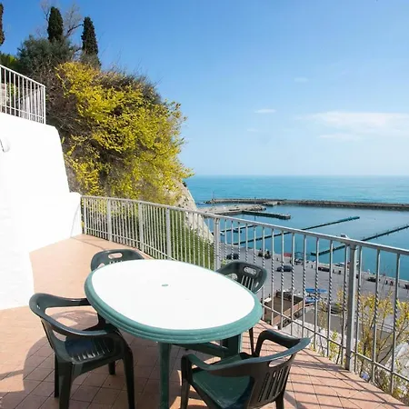 N033 - Numana, Bilocale Con Meraviglioso Terrazzo Sul Mare Numana